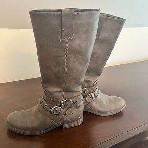 Grey tall boots gently used